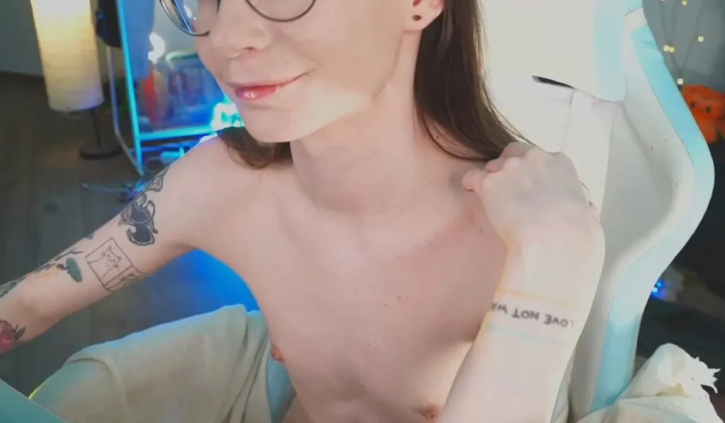 petite european cam
