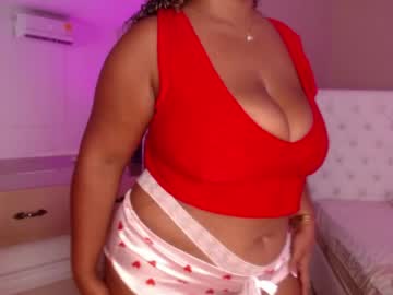 amber-kiss36
