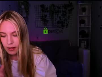angie-foxy