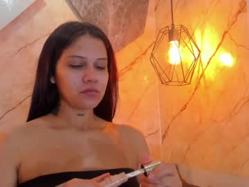 ashleytravis-
