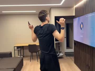 exclusiveflexboy