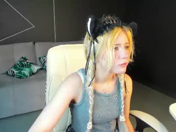kiki-peach