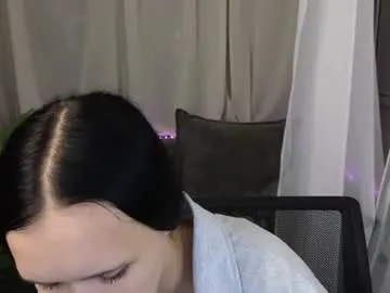 kira-bliss-