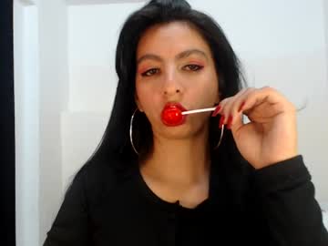paulina-nylon