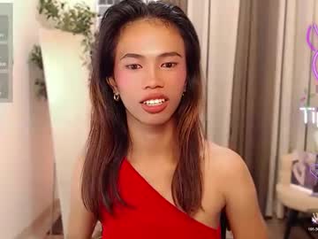 scarlet-kisses